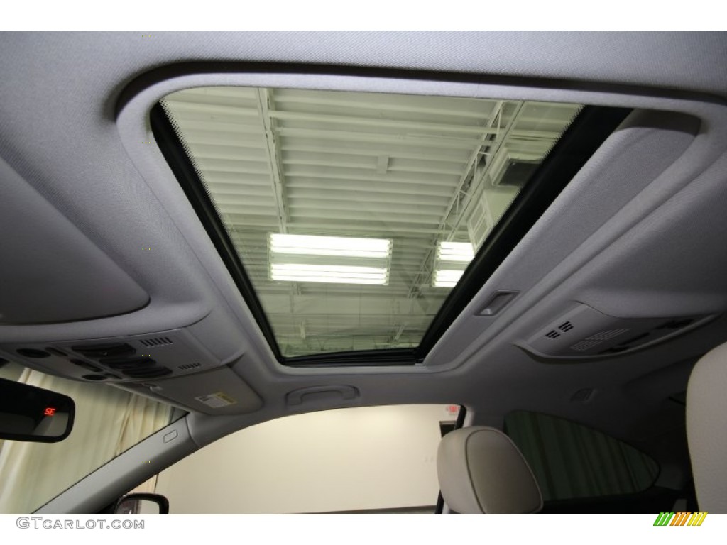 2011 3 Series 328i Coupe - Mineral White Metallic / Oyster/Black Dakota Leather photo #41