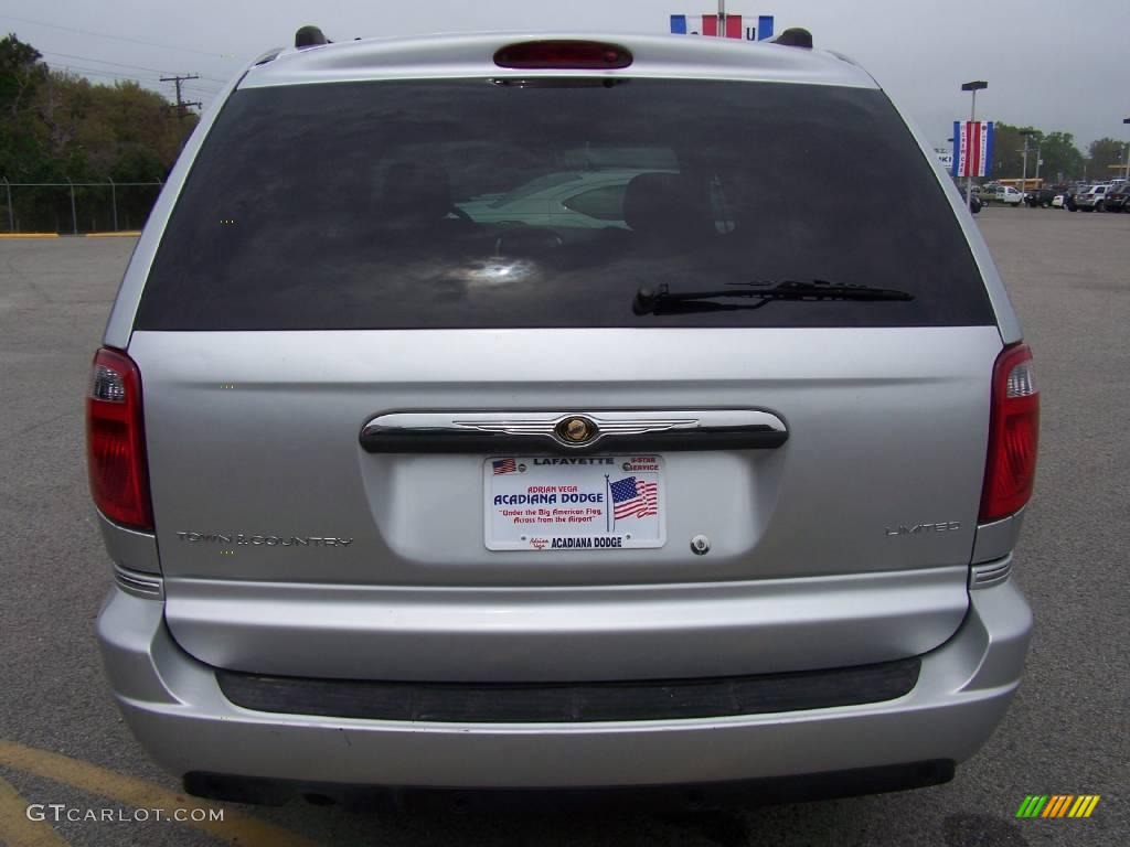 2005 Town & Country Limited - Bright Silver Metallic / Medium Slate Gray photo #4