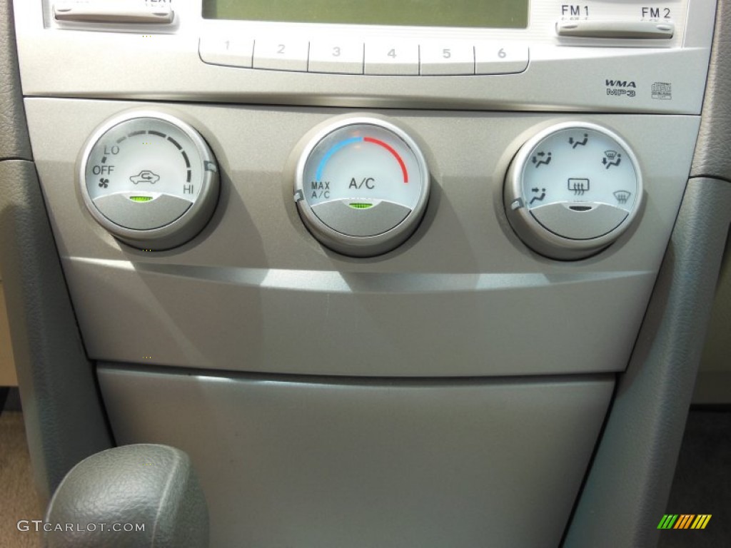 2010 Toyota Camry LE Controls Photo #66306823