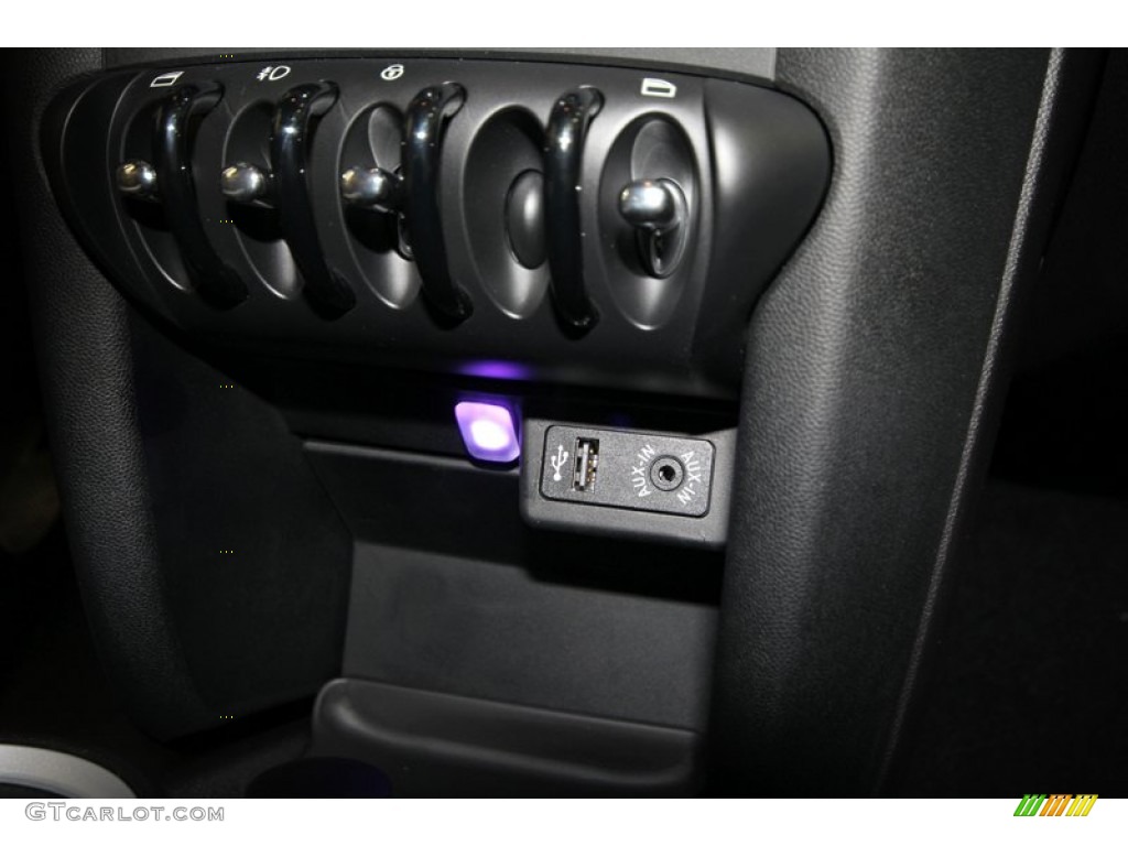 2012 Mini Cooper Roadster Controls Photo #66307941