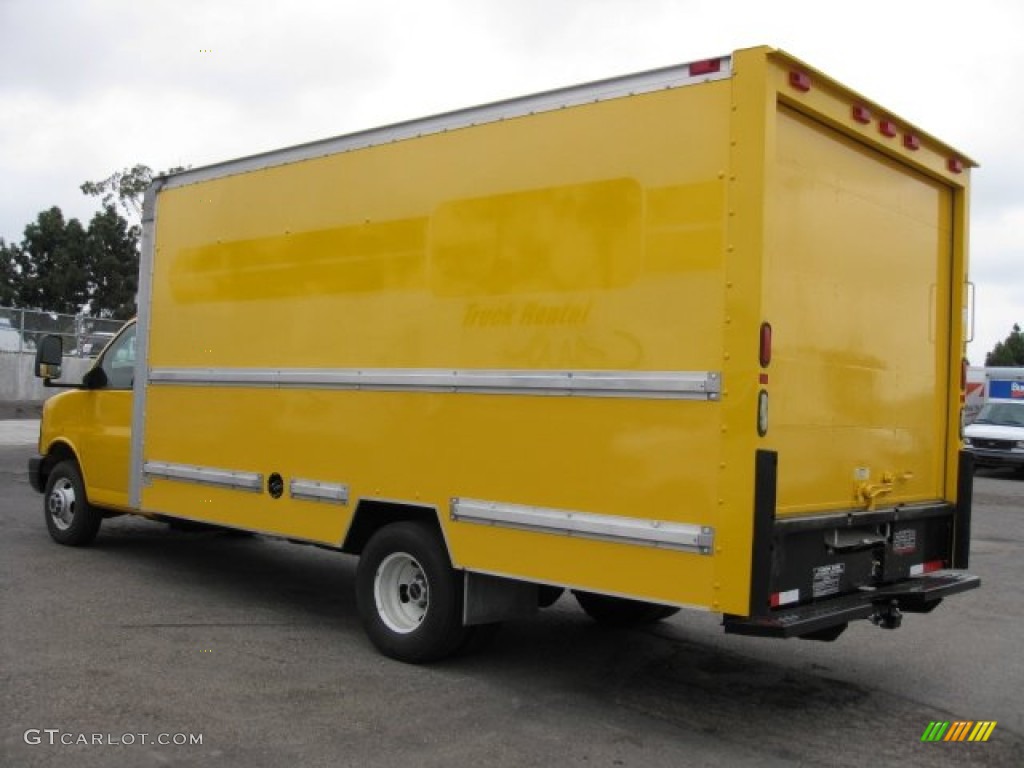 2008 Savana Cutaway 3500 Commercial Moving Truck - Yellow / Medium Pewter photo #4