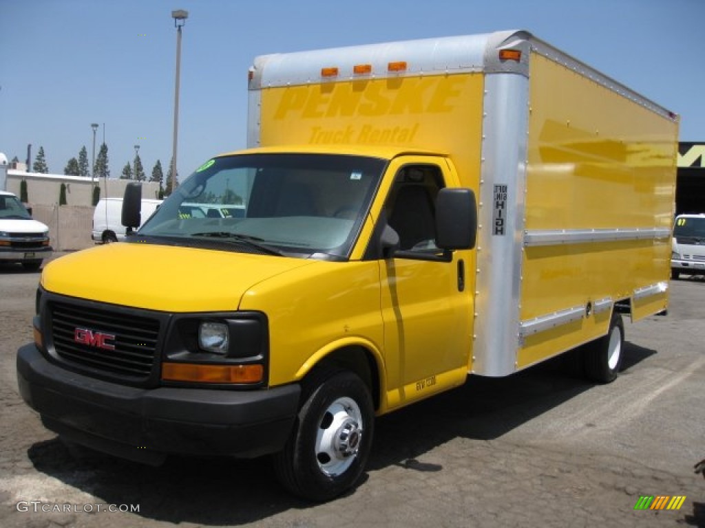 2008 Savana Cutaway 3500 Commercial Moving Truck - Yellow / Medium Pewter photo #3