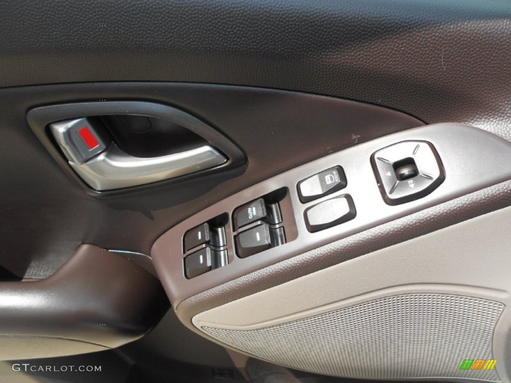 2012 Hyundai Tucson GLS Controls Photo #66312389