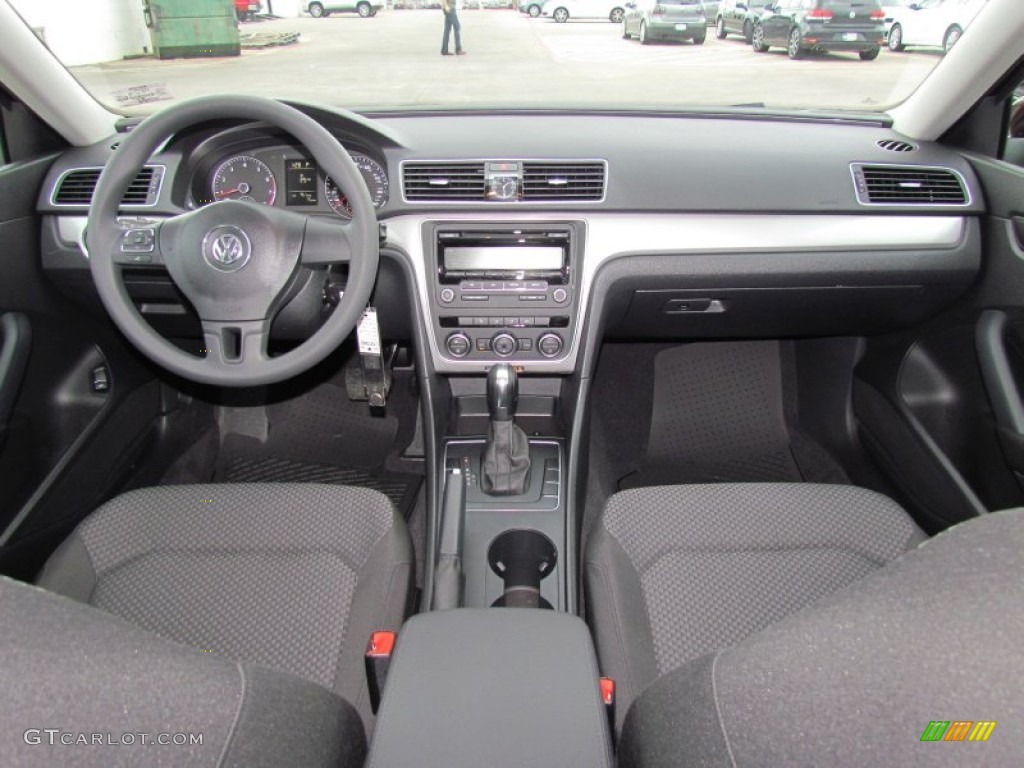 2012 Volkswagen Passat 2.5L S Titan Black Dashboard Photo #66312680