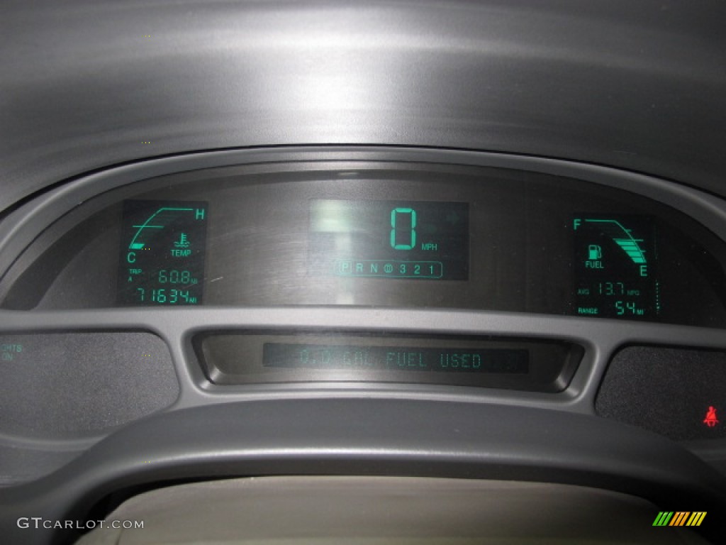2005 Cadillac DeVille Sedan Gauges Photo #66317415