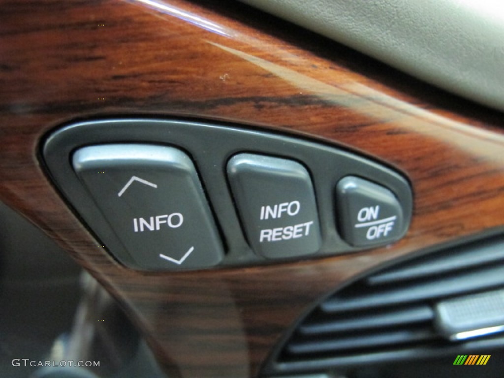 2005 Cadillac DeVille Sedan Controls Photo #66317460