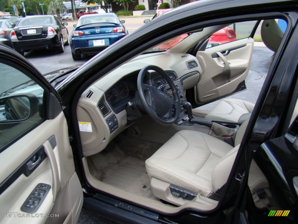 2002 V70 2.4 Wagon - Black / Taupe/Light Taupe photo #9