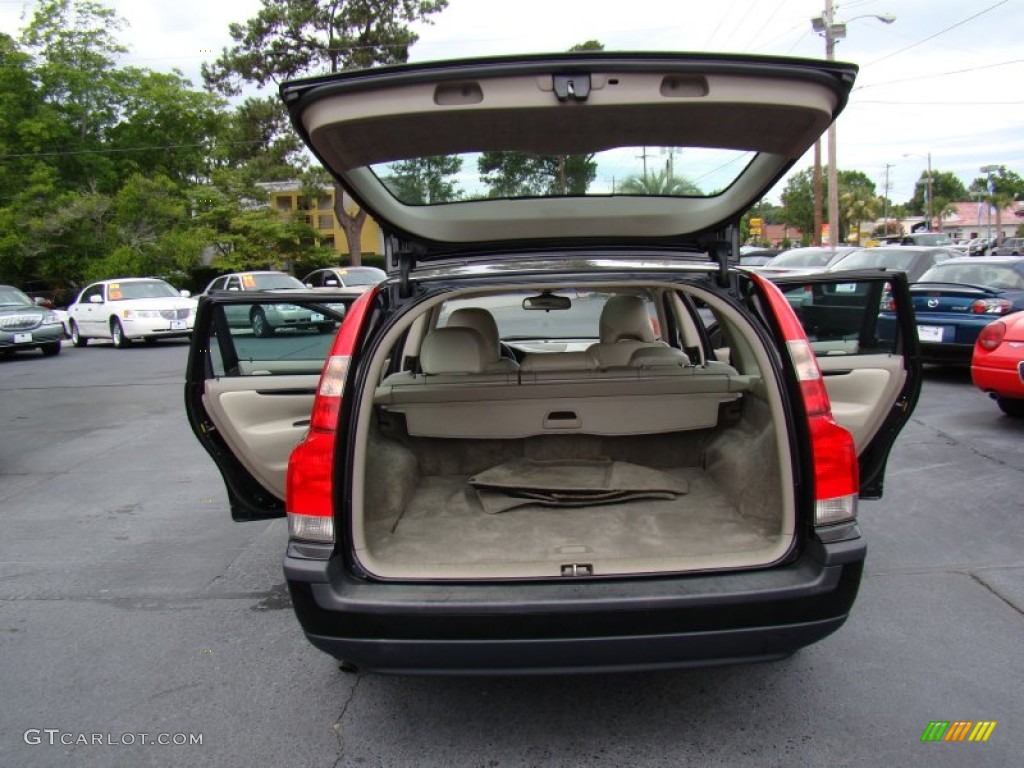 2002 V70 2.4 Wagon - Black / Taupe/Light Taupe photo #12