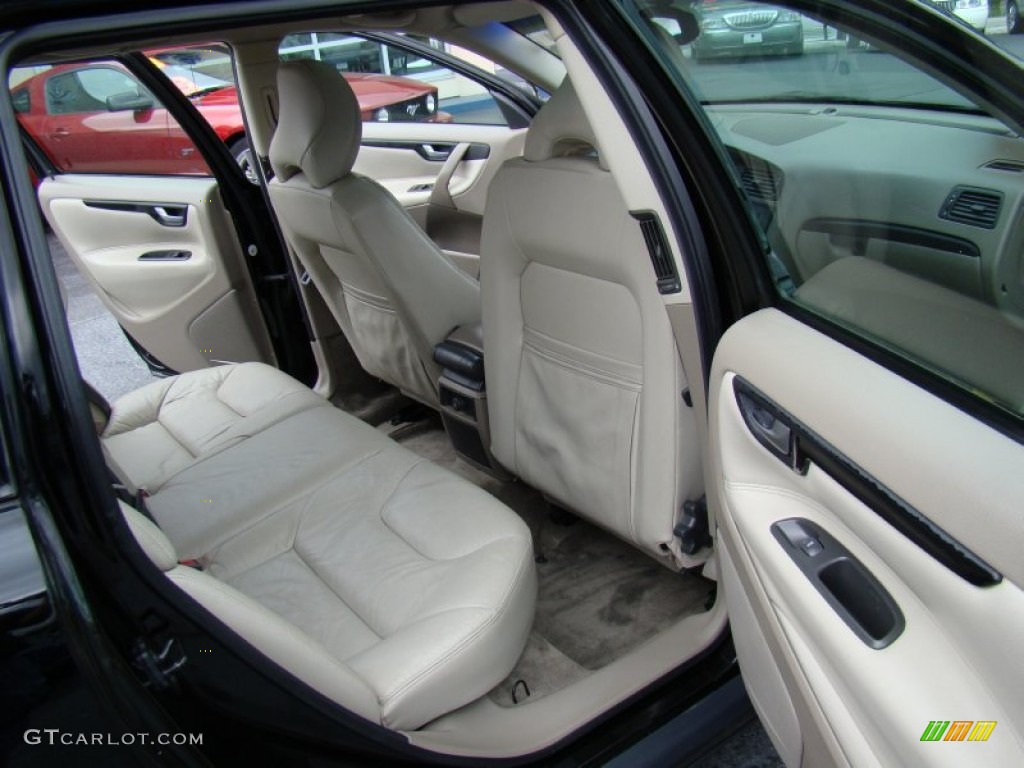 2002 V70 2.4 Wagon - Black / Taupe/Light Taupe photo #15