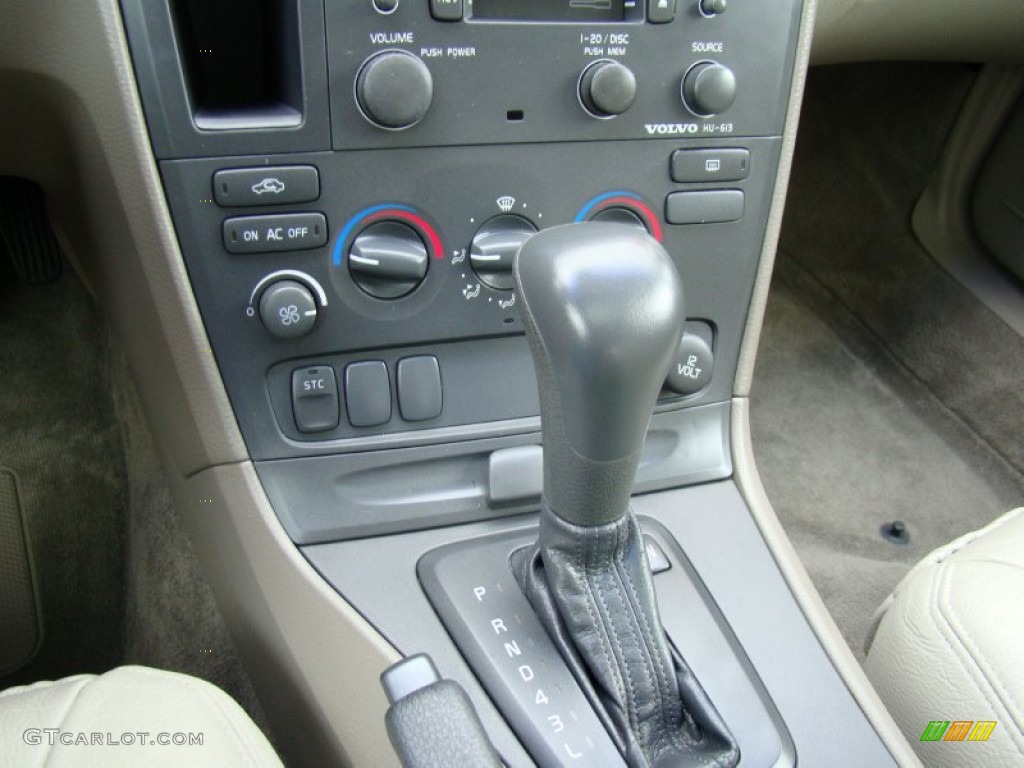 2002 V70 2.4 Wagon - Black / Taupe/Light Taupe photo #22