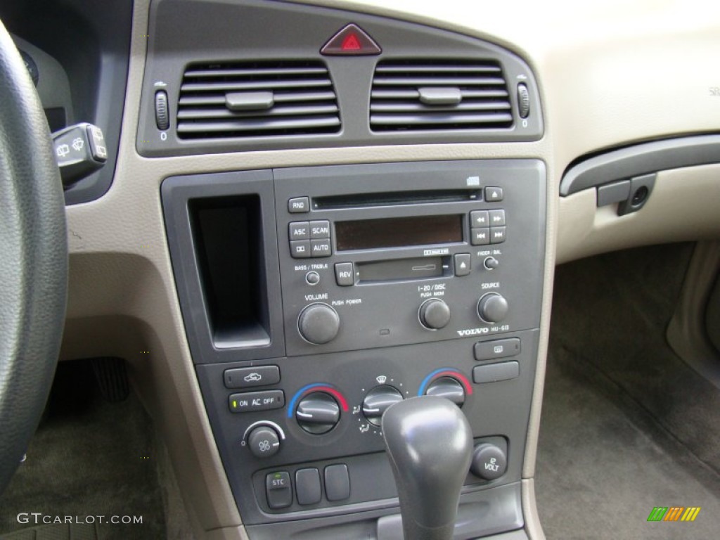 2002 V70 2.4 Wagon - Black / Taupe/Light Taupe photo #23