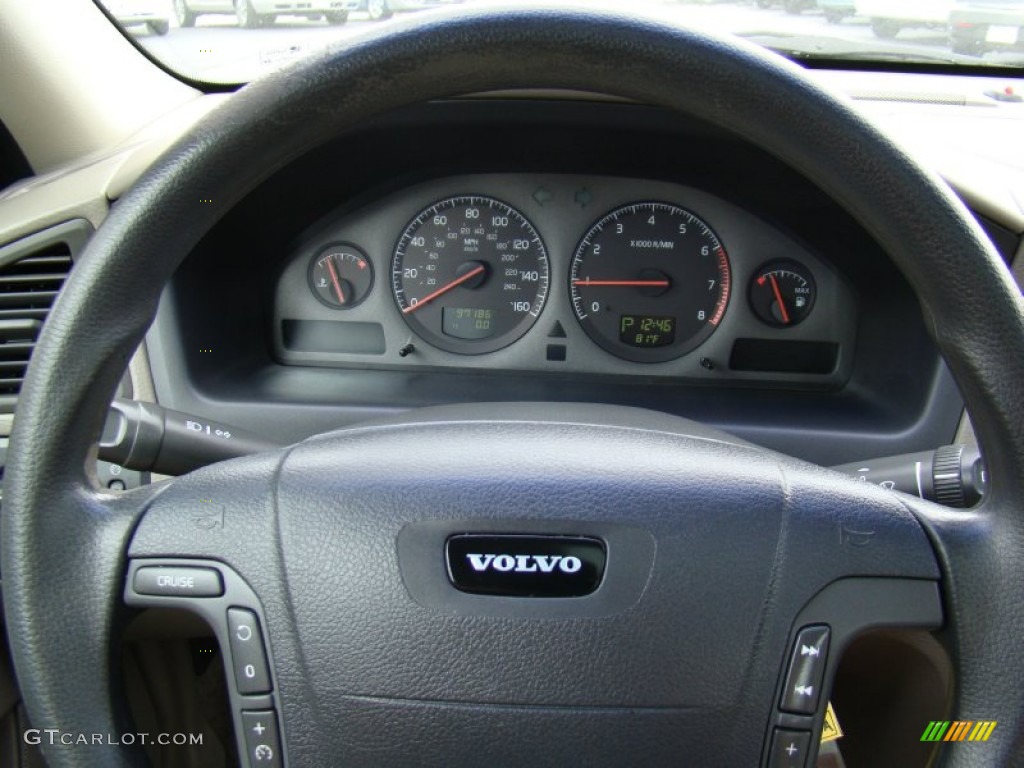 2002 V70 2.4 Wagon - Black / Taupe/Light Taupe photo #24