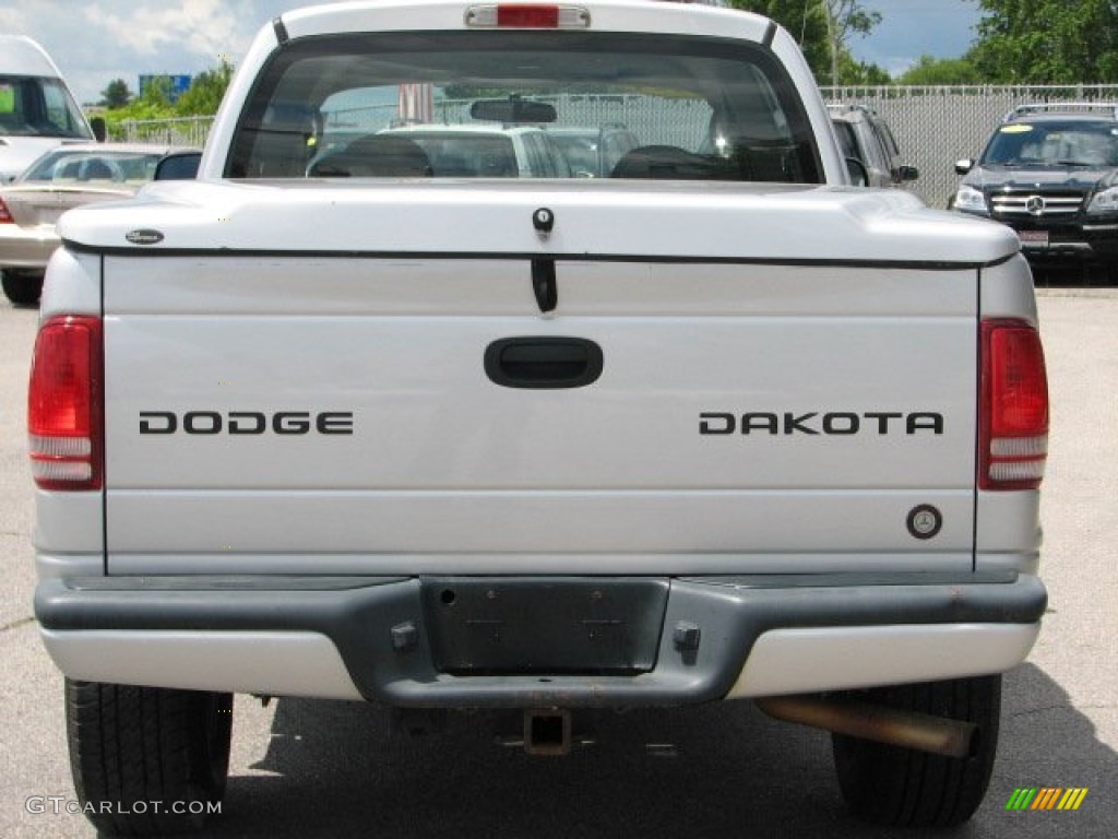 2004 Dakota Sport Quad Cab 4x4 - Bright Silver Metallic / Dark Slate Gray photo #4