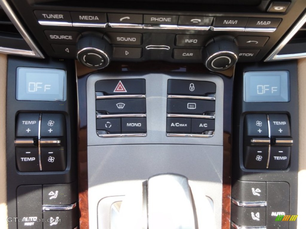 2012 Porsche Panamera 4 Controls Photo #66323142