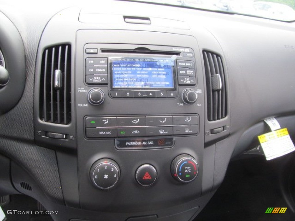 2012 Hyundai Elantra SE Touring Controls Photo #66330556