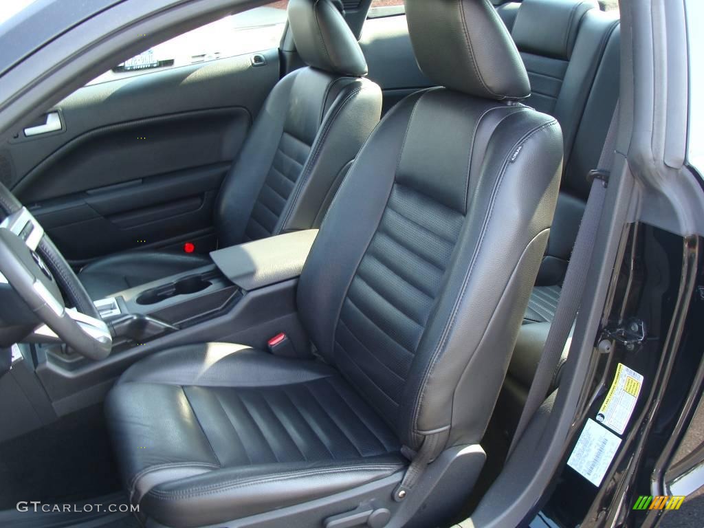 2006 Mustang GT Premium Coupe - Black / Dark Charcoal photo #16