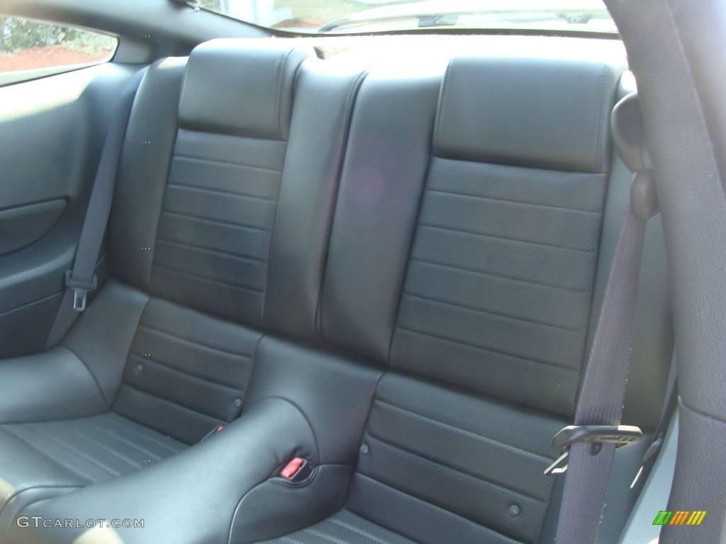 2006 Mustang GT Premium Coupe - Black / Dark Charcoal photo #20