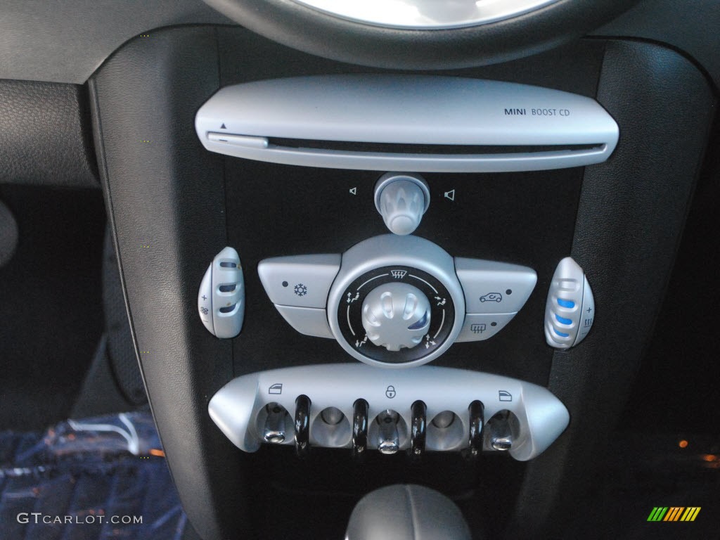 2010 Cooper Hardtop - Pepper White / Grey/Carbon Black photo #21