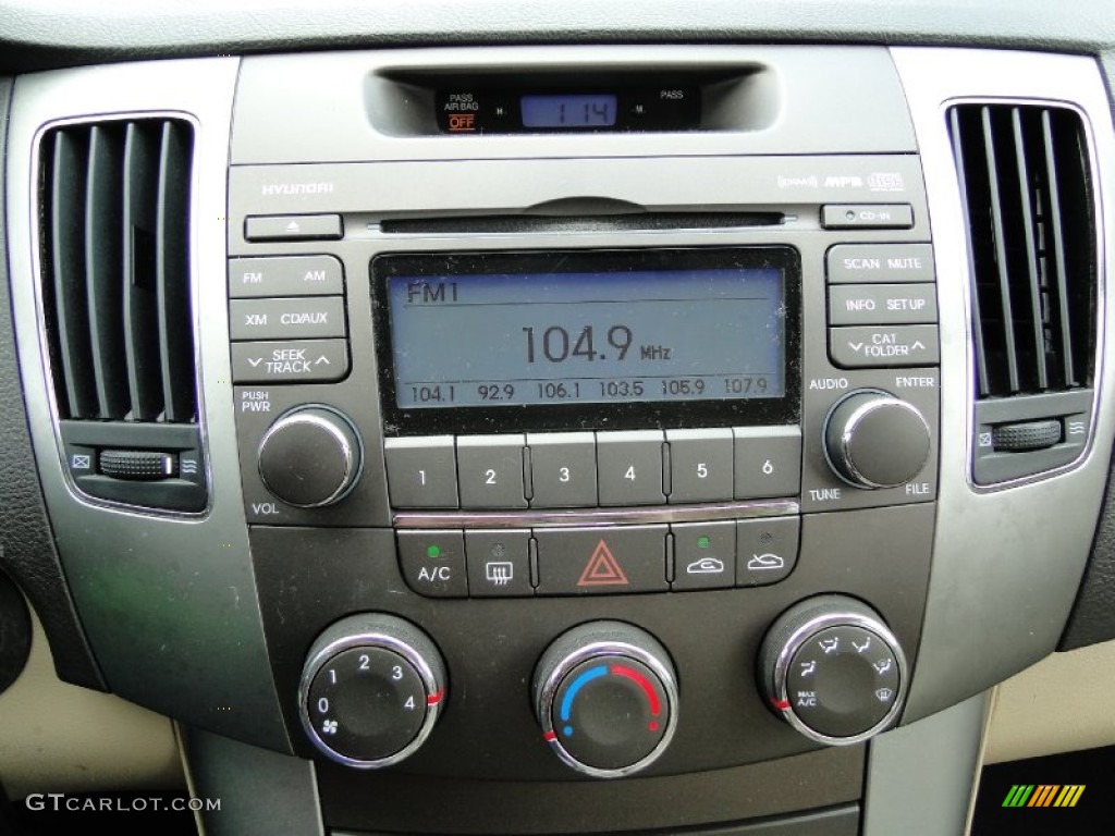 2010 Hyundai Sonata GLS Controls Photo #66335010