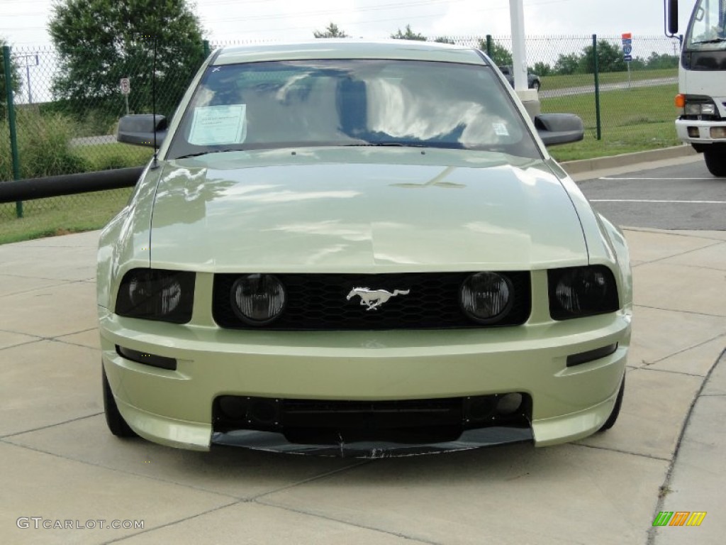 2005 Mustang V6 Deluxe Coupe - Legend Lime Metallic / Dark Charcoal photo #2