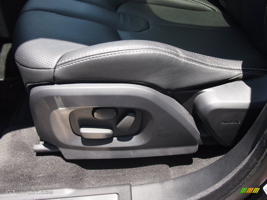 2012 Land Rover Range Rover Evoque Dynamic Front Seat Photo #66336135