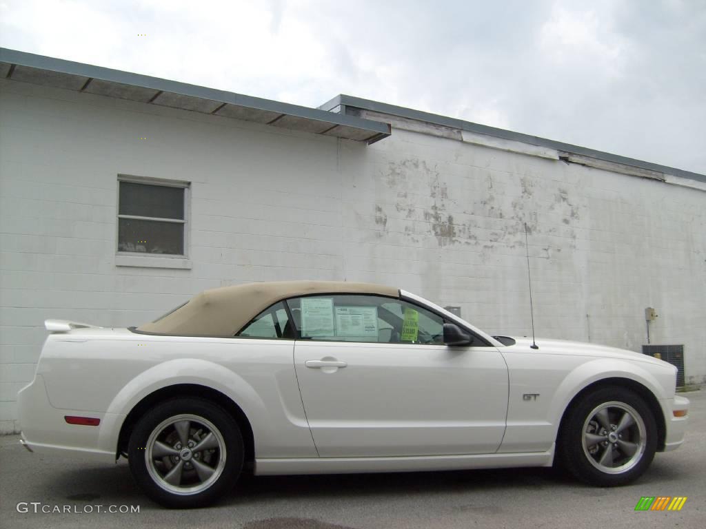 2006 Mustang GT Premium Convertible - Performance White / Light Parchment photo #2