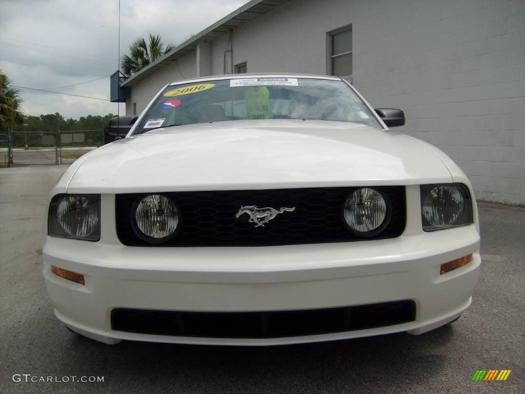 2006 Mustang GT Premium Convertible - Performance White / Light Parchment photo #8
