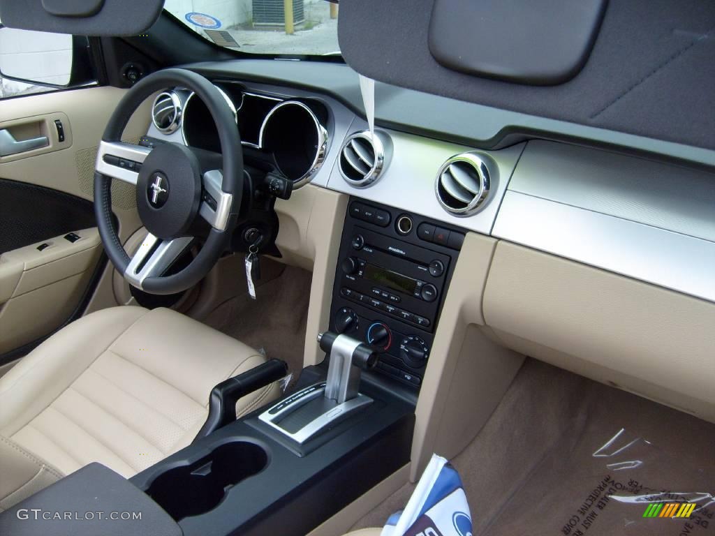2006 Mustang GT Premium Convertible - Performance White / Light Parchment photo #21