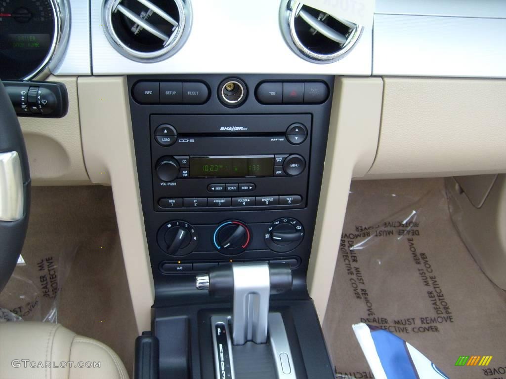 2006 Mustang GT Premium Convertible - Performance White / Light Parchment photo #25