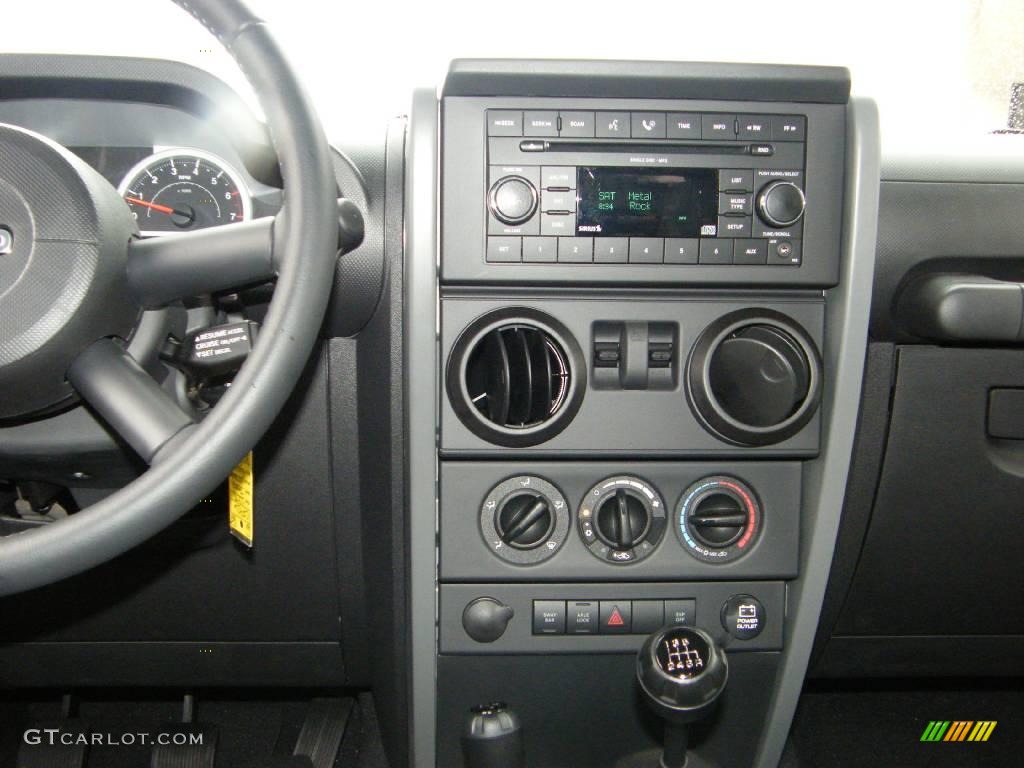 2008 Wrangler Rubicon 4x4 - Rescue Green Metallic / Dark Slate Gray/Medium Slate Gray photo #20