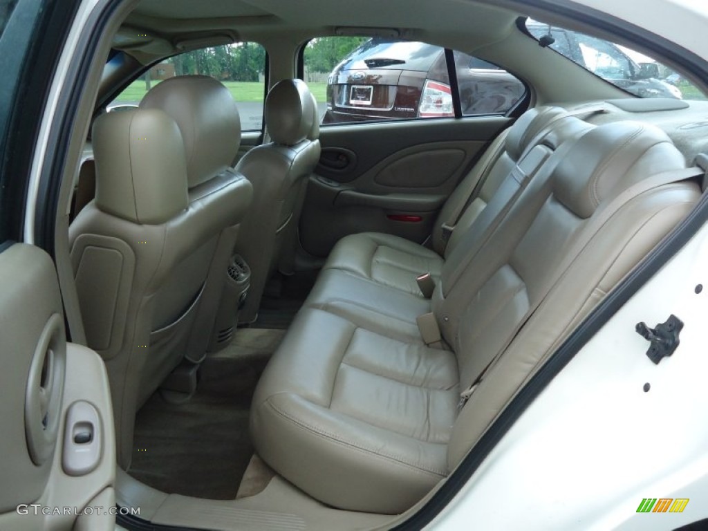 2003 Bonneville SLE - Ivory White / Taupe photo #14
