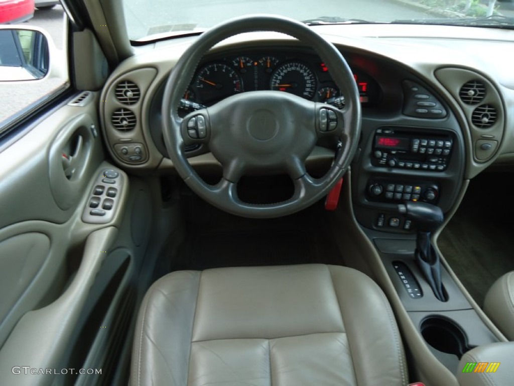 2003 Pontiac Bonneville SLE Dashboard Photos