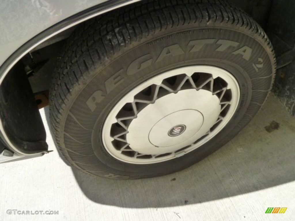 1994 Buick LeSabre Limited Wheel Photo #66342308