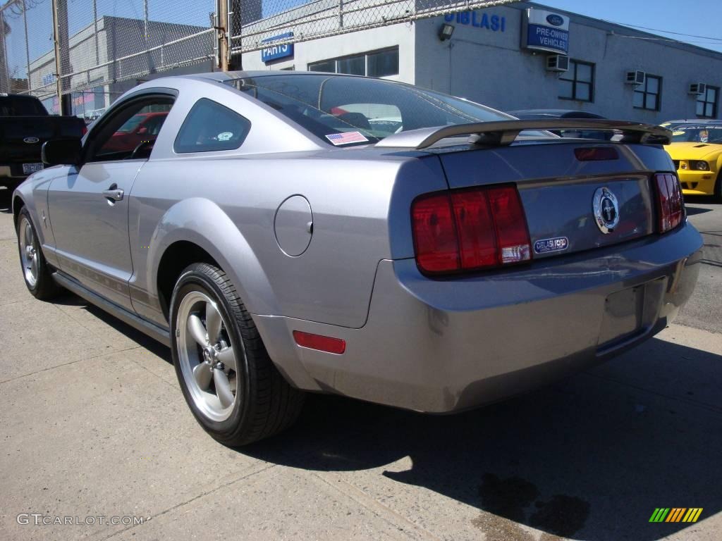 2006 Mustang V6 Premium Coupe - Tungsten Grey Metallic / Light Graphite photo #7