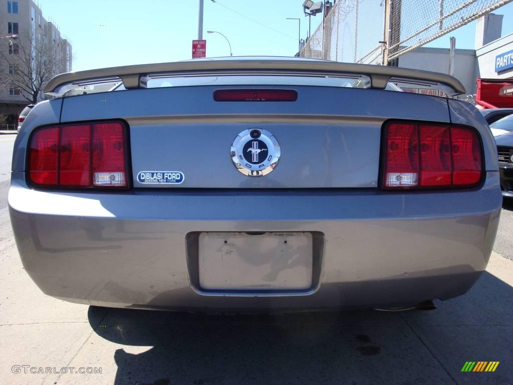 2006 Mustang V6 Premium Coupe - Tungsten Grey Metallic / Light Graphite photo #8
