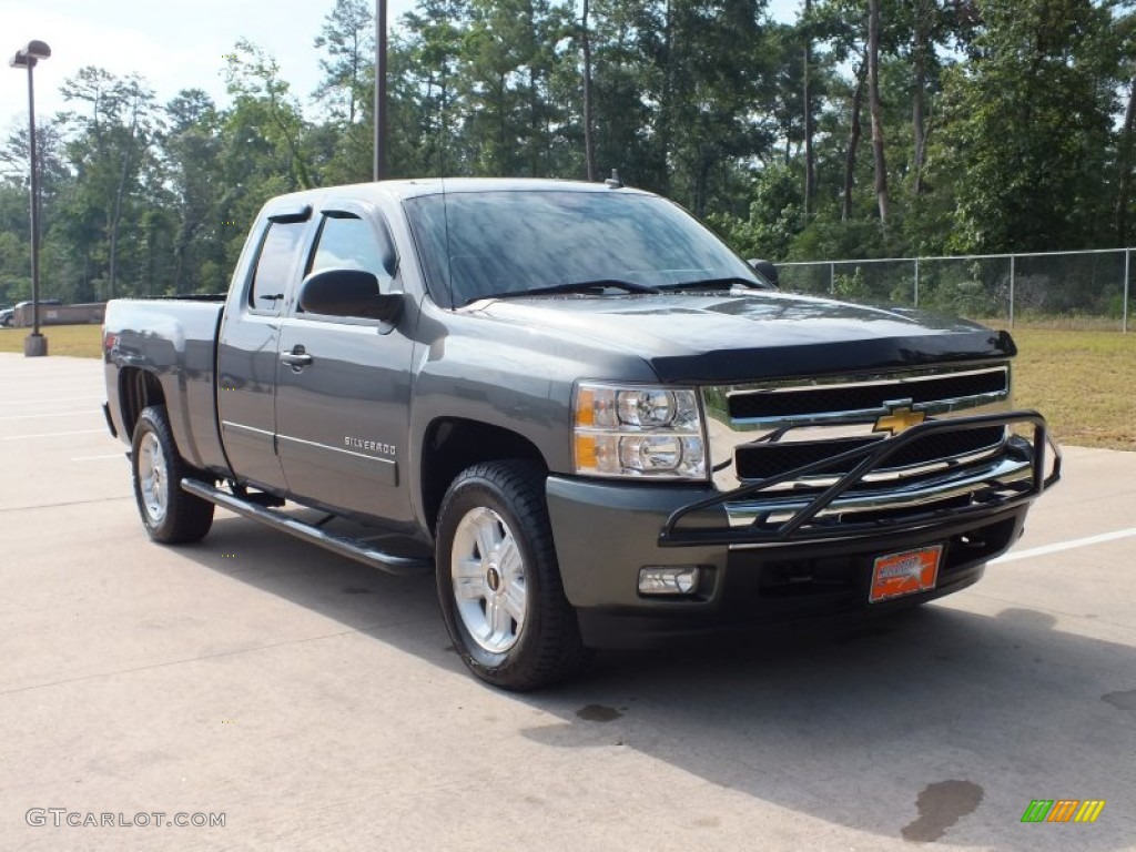 Taupe Gray Metallic Chevrolet Silverado 1500