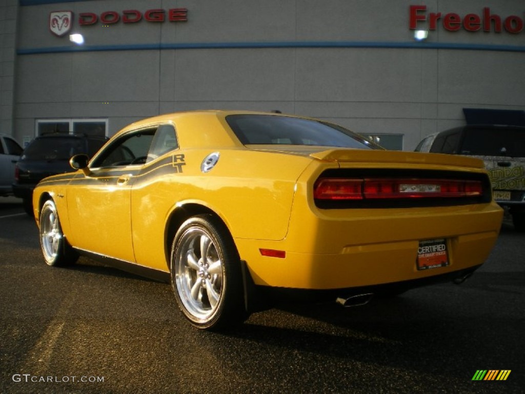2010 Challenger R/T Classic - Detonator Yellow / Dark Slate Gray photo #4