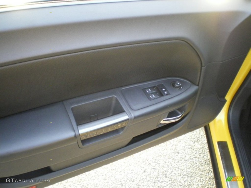 2010 Challenger R/T Classic - Detonator Yellow / Dark Slate Gray photo #7