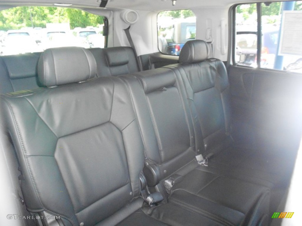 2010 Pilot Touring 4WD - Alabaster Silver Metallic / Black photo #17