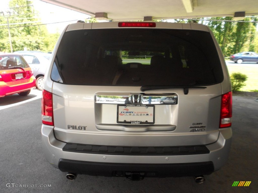 2010 Pilot Touring 4WD - Alabaster Silver Metallic / Black photo #39