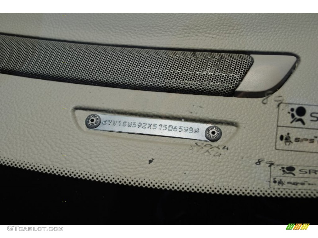 2005 V70 2.5T - Magic Blue Metallic / Taupe/Light Taupe photo #24