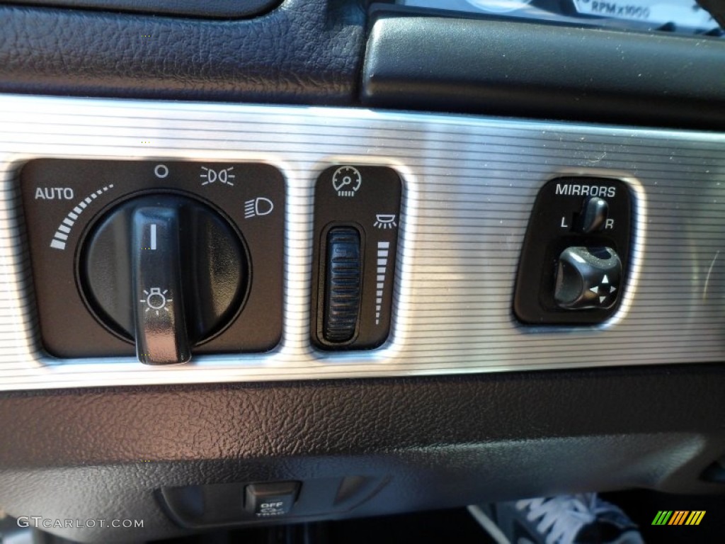 2004 Ford Thunderbird Deluxe Roadster Controls Photo #66349367
