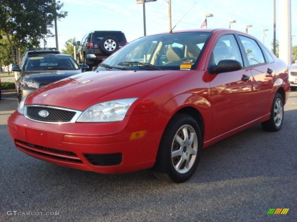 2005 Focus ZX4 S Sedan - Infra-Red / Dark Pebble/Light Pebble photo #6