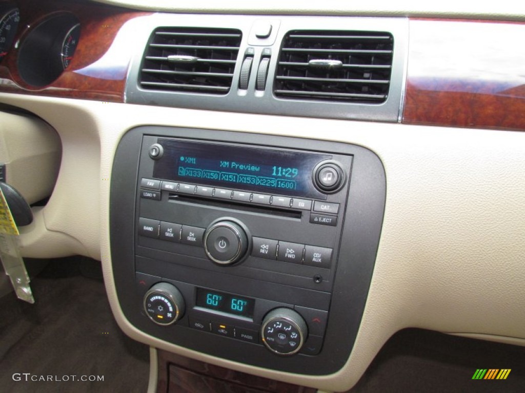 2006 Buick Lucerne CXS Controls Photo #66358565