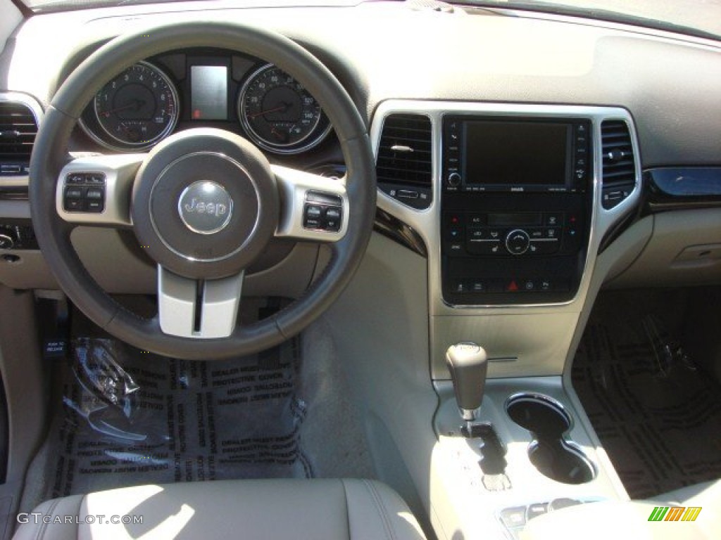 2011 Grand Cherokee Laredo X Package 4x4 - Mineral Gray Metallic / Dark Graystone/Medium Graystone photo #10