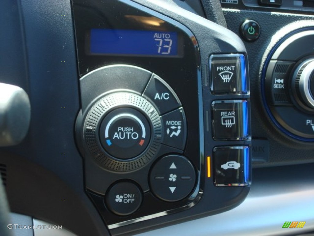 2011 Honda CR-Z Sport Hybrid Controls Photo #66360437