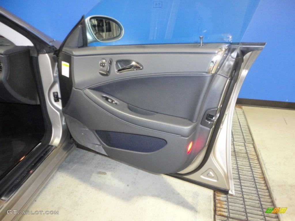 2006 Mercedes-Benz CLS 500 Black Door Panel Photo #66365447