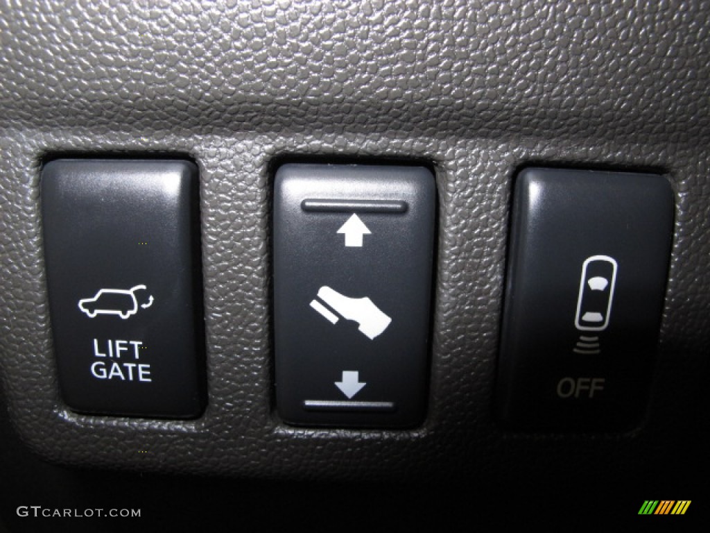 2005 Infiniti QX 56 4WD Controls Photo #66365972