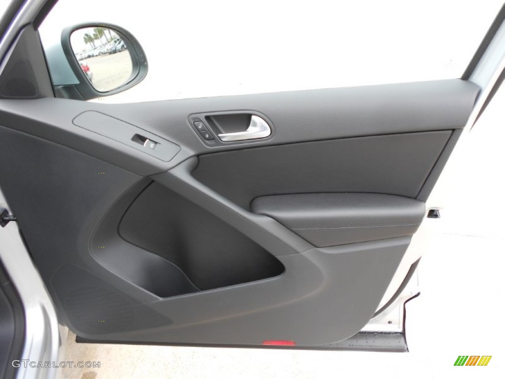 2012 Volkswagen Tiguan LE Door Panel Photos