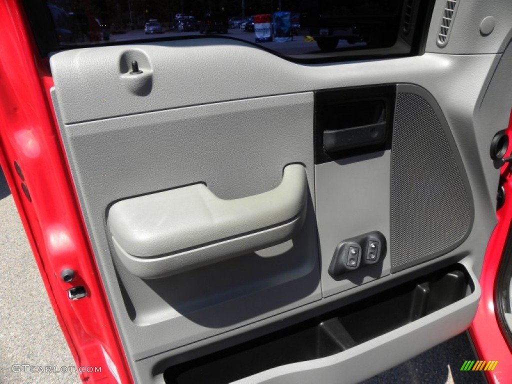 2005 F150 STX Regular Cab Flareside - Bright Red / Medium Flint Grey photo #5